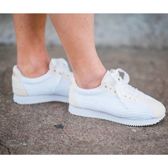 Poppy Lifestyle hand woven boho white sneakers - Picture 3 of 11